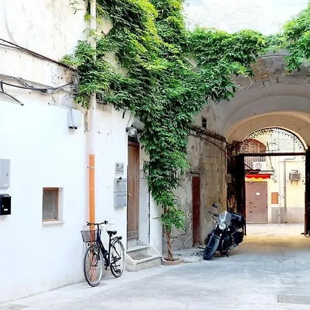 Donna Flavia - Centro Storico Apartment *