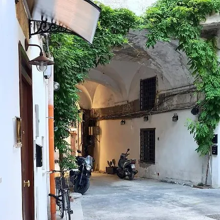 Donna Flavia - Centro Storico Palermo